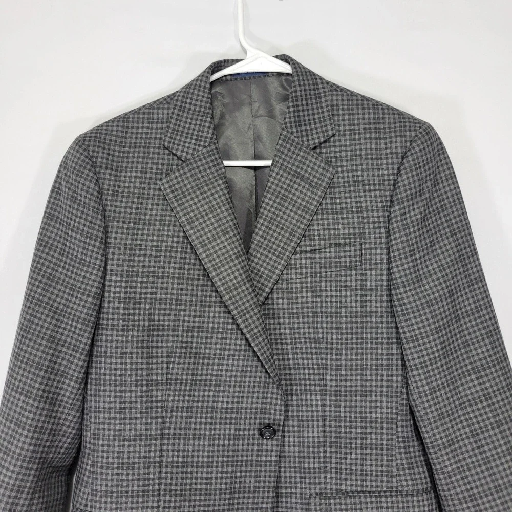 Stafford Men's‎ Sport Coat Blazer Two Button Gray Checked Plaid Poly Blend 36S